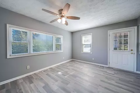 Living - 1629 E Home Rd, Springfield, OH 45503 photo 5 of 8