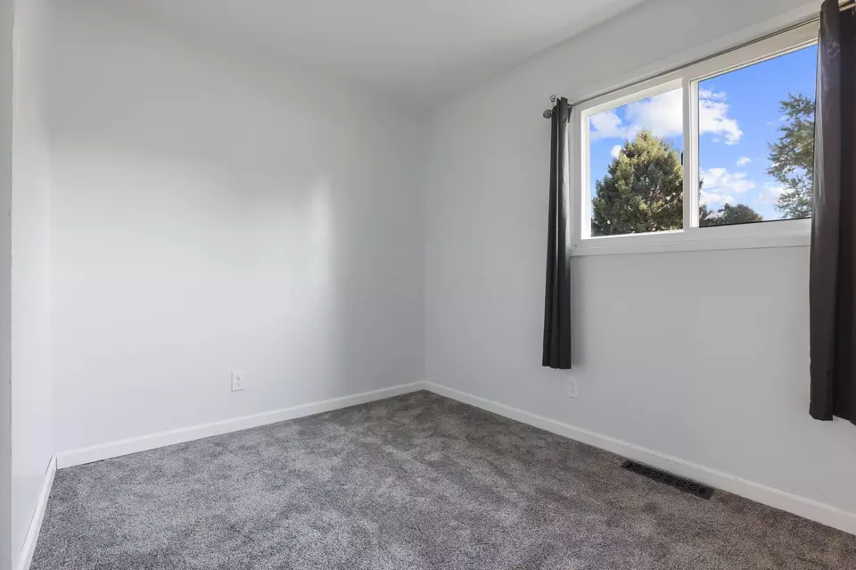 Bedroom - 3359 Latonia Rd, Columbus, OH 43232 photo 4 of 11