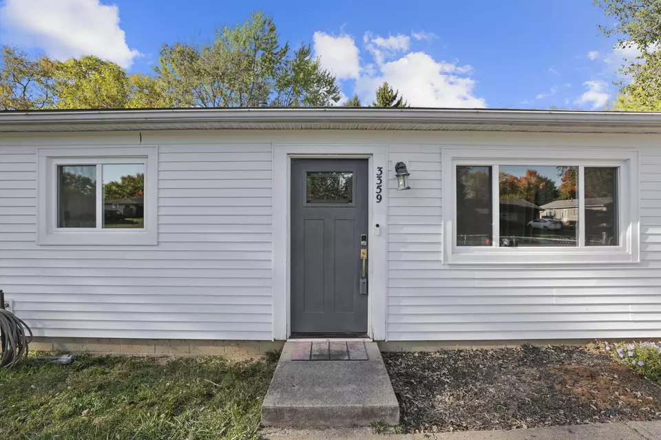 Exterior - 3359 Latonia Rd, Columbus, OH 43232 photo 2 of 3