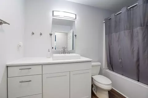 Bath - 3359 Latonia Rd, Columbus, OH 43232 photo 1 of 2