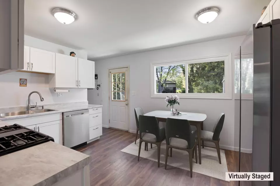 Kitchen - 3359 Latonia Rd, Columbus, OH 43232 photo 3 of 5