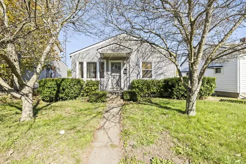 746 Maple Grove Ave, Newark, OH 43055