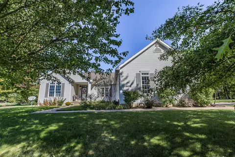 5580 Sunnyside Rd, Granville, OH 43023