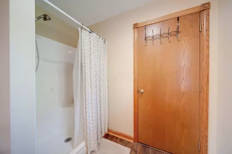 Bath - 281 Portage Path, Willard, OH 44890 photo 4 of 5