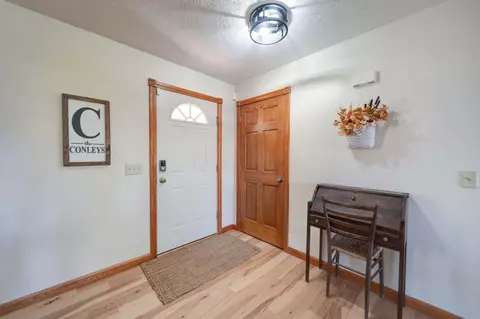 Entry Way - 281 Portage Path, Willard, OH 44890 photo 1 of 6