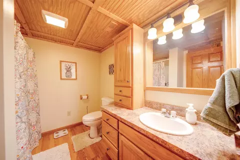 Bath - 281 Portage Path, Willard, OH 44890 photo 5 of 5
