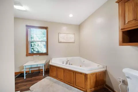 Bath - 281 Portage Path, Willard, OH 44890 photo 3 of 5