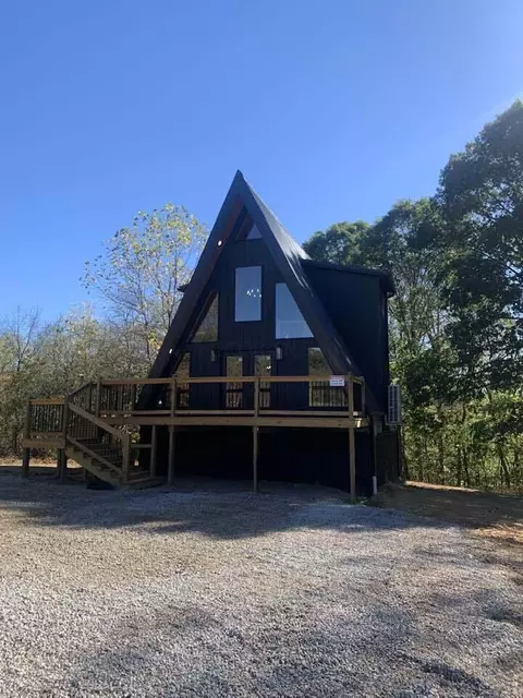 62605 Dunkle Creek Rd, Logan, OH 43138