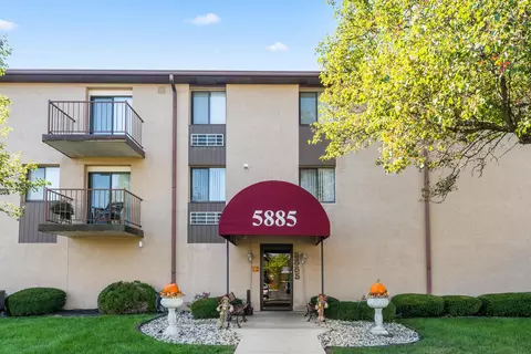 5885 Beechcroft Rd #108, Columbus, OH 43229