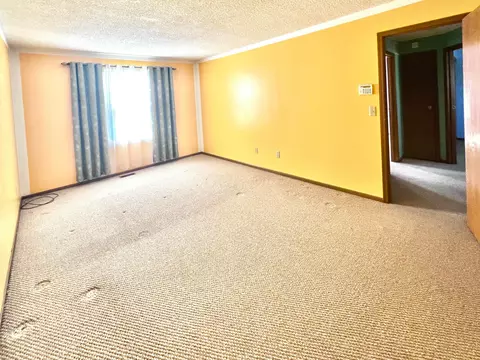 Living - 1248 Cedarledge Ln, Galloway, OH 43119 photo 3 of 3