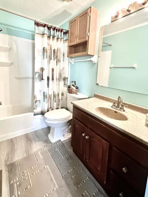 Bath - 1248 Cedarledge Ln, Galloway, OH 43119 photo 1 of 3