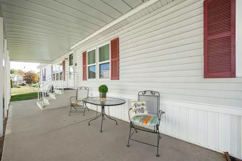 Exterior - 21 Winter Pine Dr, Delaware, OH 43015 photo 2 of 11