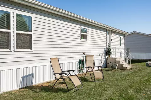 Exterior - 21 Winter Pine Dr, Delaware, OH 43015 photo 9 of 11