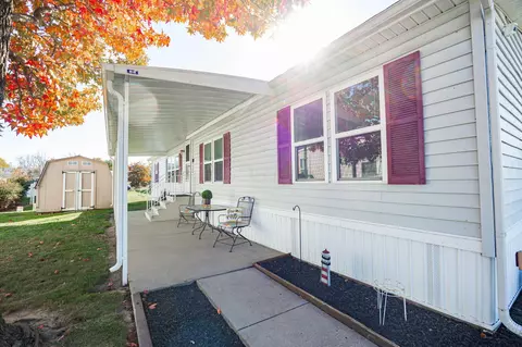 Exterior - 21 Winter Pine Dr, Delaware, OH 43015 photo 8 of 11