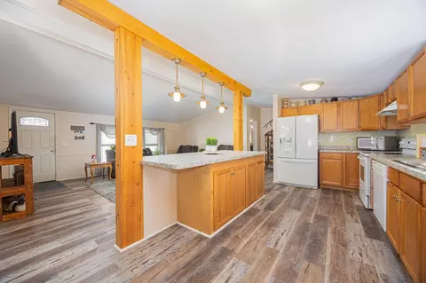 Kitchen - 21 Winter Pine Dr, Delaware, OH 43015 photo 3 of 5