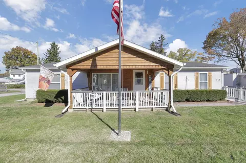 159 Myers Ave, Buckeye Lake, OH 43008