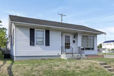 Exterior - 405 E Union St, Circleville, OH 43113 photo 1 of 2