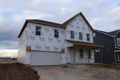 104 Maple Crest Dr, Lewis Center, OH 43035