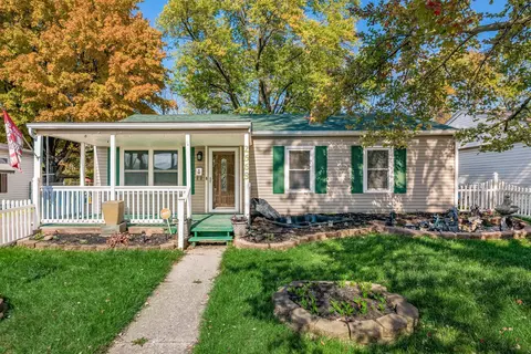 2668 Shelly Dr, Columbus, OH 43207