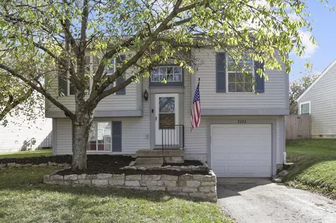 2233 Breeze Hill Dr, Grove City, OH 43123