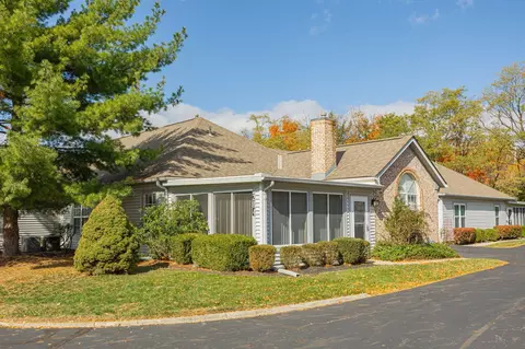 284 Villa Oaks Ln, Columbus, OH 43230