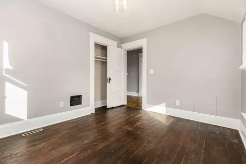 Bedroom - 327 E Moler St, Columbus, OH 43207 photo 4 of 4