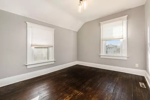 Bedroom - 327 E Moler St, Columbus, OH 43207 photo 3 of 4