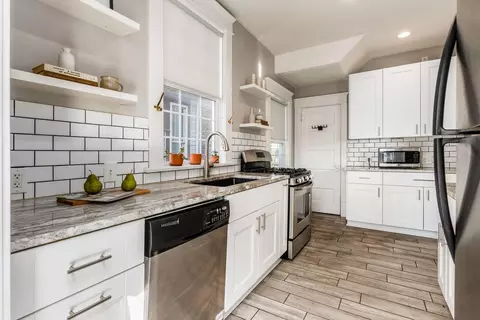 Kitchen - 327 E Moler St, Columbus, OH 43207 photo 6 of 6