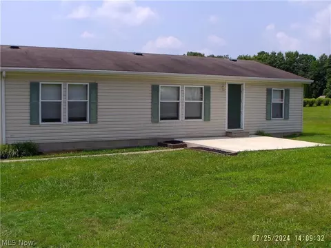 4470 Hill Rd, Dresden, OH 43821