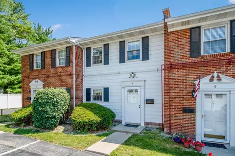 530 S Otterbein Ave #F, Westerville, OH 43081