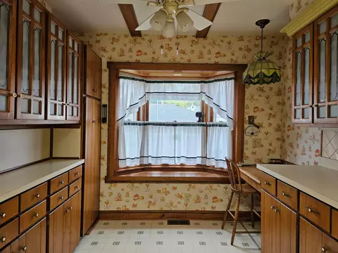 Kitchen - 2323 Beatrice St, Springfield, OH 45503 photo 1 of 4