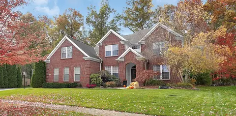 8558 Northbluff Ln, Powell, OH 43065