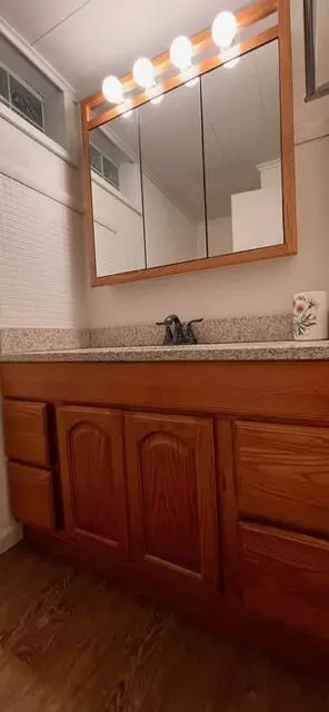 Bath - 4876 Vanlear Rd, Columbus, OH 43229 photo 3 of 4