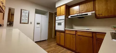 Kitchen - 4876 Vanlear Rd, Columbus, OH 43229 photo 2 of 3