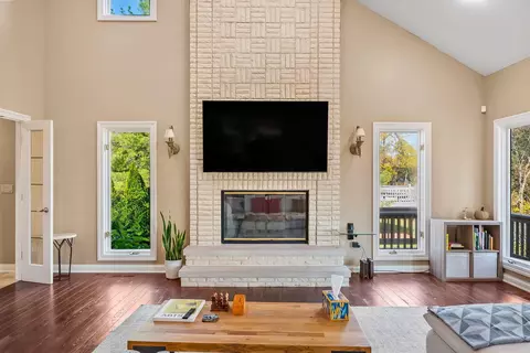 Living - 1554 Heatherwae Loop, Powell, OH 43065 photo 4 of 7