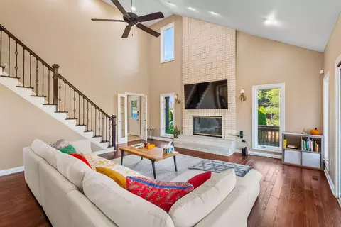 Living - 1554 Heatherwae Loop, Powell, OH 43065 photo 1 of 7