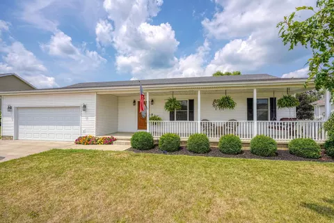 187 Lowell Ave, Frankfort, OH 45628