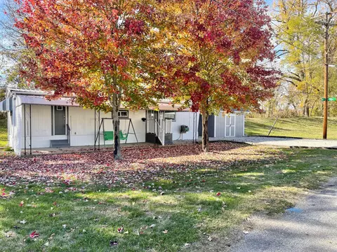 Exterior - 303 Eagle Ave, Lancaster, OH 43130 photo 2 of 8