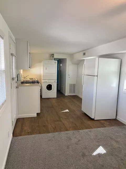 Kitchen - 303 Eagle Ave, Lancaster, OH 43130 photo 1 of 3