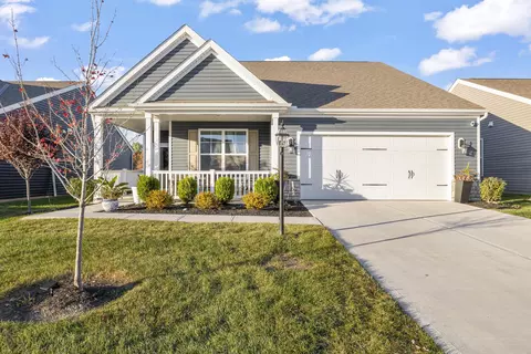 231 Woodland Sky Dr, Pataskala, OH 43062