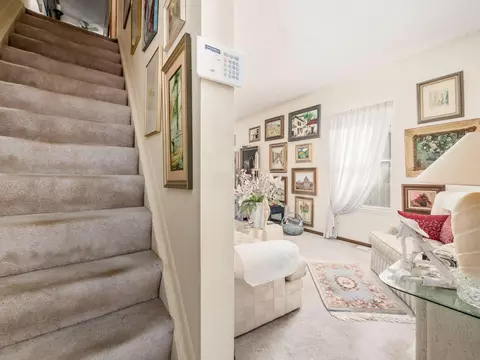 262 E Morrill Ave, Columbus, OH 43207 photo 2