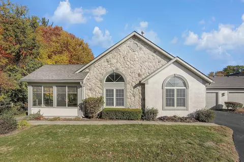 8498 Stonewoods Ln, Powell, OH 43065
