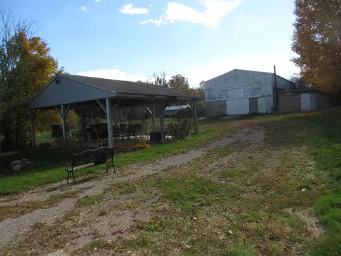 Exterior - 4061 Tavener Rd SE, Heath, OH 43056 photo 4 of 18