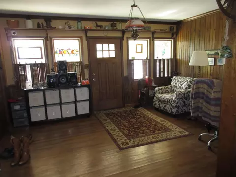 Entry Way - 4061 Tavener Rd SE, Heath, OH 43056 photo 4 of 5
