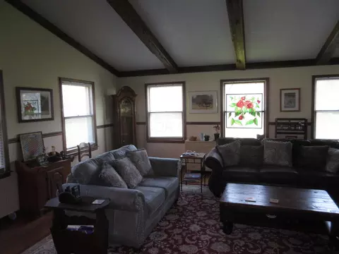 Living - 4061 Tavener Rd SE, Heath, OH 43056 photo 6 of 7