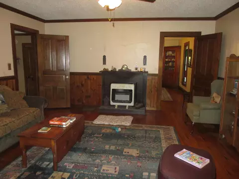 Living - 4061 Tavener Rd SE, Heath, OH 43056 photo 1 of 7