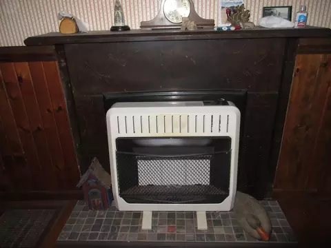 Living - 4061 Tavener Rd SE, Heath, OH 43056 photo 7 of 7