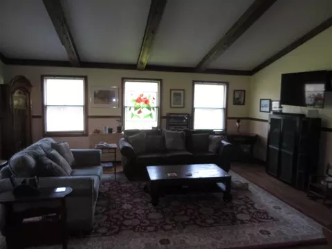 Living - 4061 Tavener Rd SE, Heath, OH 43056 photo 3 of 7