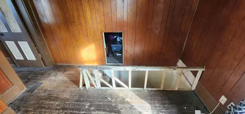 Entry Way - 1804 Kentucky Ave, Springfield, OH 45505 photo 1 of 2