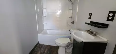 Bath - 1804 Kentucky Ave, Springfield, OH 45505 photo 2 of 3
